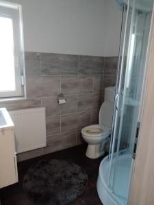 Koupelna v ubytování Ferienwohnung Zur Schönen Aussicht im Odenwald