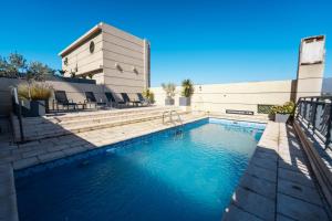 A piscina localizada em Amérian Executive Mendoza Hotel ou nos arredores