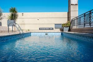 A piscina localizada em Amérian Executive Mendoza Hotel ou nos arredores
