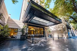 O edifício em que o hotel se localiza