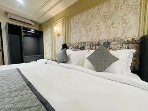 Krishna Resort Pushkar客房内的一张或多张床位