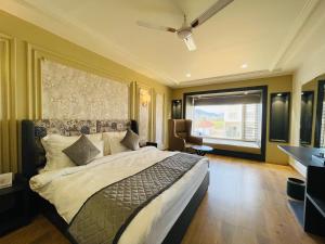 Krishna Resort Pushkar客房内的一张或多张床位