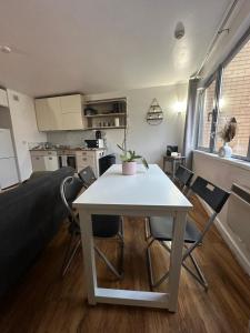 Gallery image of Greenwich Luxe exclusive Condo in London