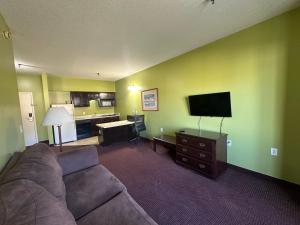 Foto sihtkohas Brunswick asuva majutusasutuse Guest Cottage & Suites By OYO Brunswick-Golden Isles galeriist