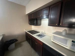 Foto sihtkohas Brunswick asuva majutusasutuse Guest Cottage & Suites By OYO Brunswick-Golden Isles galeriist