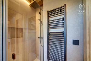 Koupelna v ubytování Tanau-Rentals El Ciervo + 14 fotografií