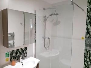 Ένα μπάνιο στο Victorin House - All rooms are EN-SUITE