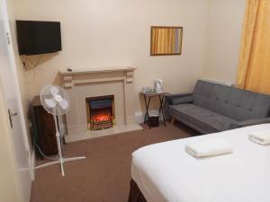 Et tv og/eller underholdning på Victorin House - All rooms are EN-SUITE + 60 billeder