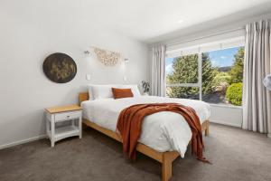 Postel nebo postele na pokoji v ubytování Spacious Alpine View Resort + 65 fotografií