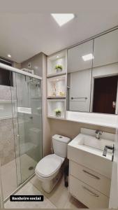 Bilik mandi di Apartamento COP 30 , próximo ao evento
