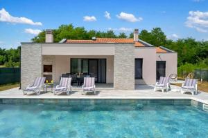 Πισίνα στο ή κοντά στο Villa Tersaz