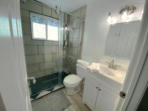 Koupelna v ubytování Updated duplex near Gonzaga and Downtown Spokane