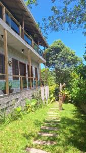 En have udenfor Pousada Rosa Bonita