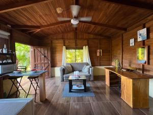 Gallery image of Bungalow con jacuzzi YeyYe in Chachagua +44 photos