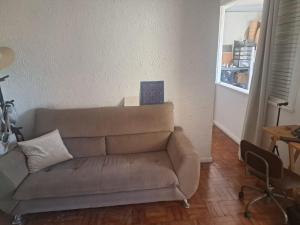 Χώρος καθιστικού στο Beautiful ap in the heart of carnival