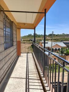 una vista desde el balcón de una casa en Savannah Suites Gilgil, en Gilgil