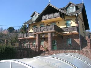 Budova, v ktorej sa hotel nachádza