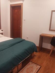 Postel nebo postele na pokoji v ubytování Equatorial Inn
