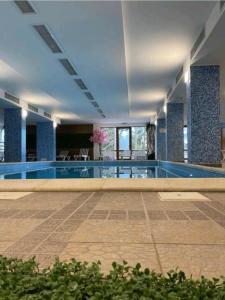 Piscina de la sau aproape de Mountain Ski & SPA apartment