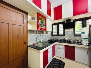 Galeriebild der Unterkunft Vaisharad Homestay Trivandrum in Thiruvananthapuram + 30 Fotos