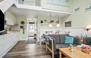 Ruang duduk di Gorgeous Home In Vestervig With Sauna