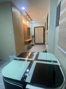 Ένα μπάνιο στο RMs Place