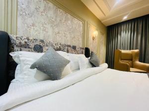 Krishna Resort Pushkar客房内的一张或多张床位