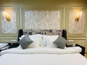 Krishna Resort Pushkar客房内的一张或多张床位