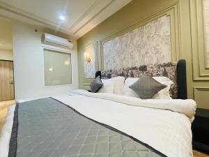Krishna Resort Pushkar客房内的一张或多张床位