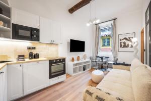 Η κουζίνα ή μικρή κουζίνα στο Beautiful apartment, old nice