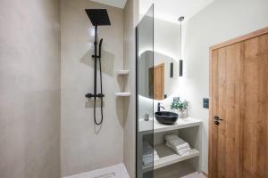 Ένα μπάνιο στο Beautiful apartment, old nice