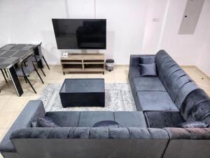 Imagen de la galería de Luxury 1-Bedroom Suite Near All Amenities, en Abu Dabi