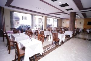 Restaurace v ubytování Hotel La Capitale