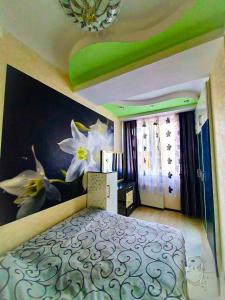 Postel nebo postele na pokoji v ubytování Modern 2BR Apartment in Prime Tbilisi with Scenic Views