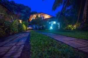 Κήπος έξω από το sajini home stay