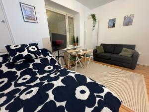 Χώρος καθιστικού στο Central Helsinki Studio Near Olympic Stadium +19 φωτογραφίες