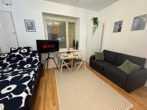 Χώρος καθιστικού στο Central Helsinki Studio Near Olympic Stadium