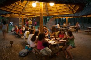 Hosté ubytování Canado Club Family Village + 37 fotografií