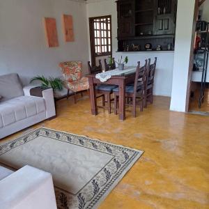 Ruang duduk di Casa do alecrim