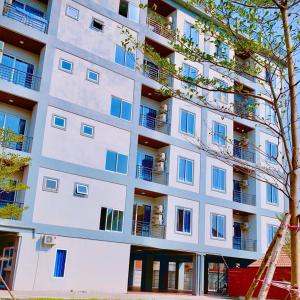 Bangunan di mana terletaknya aparthotel ini