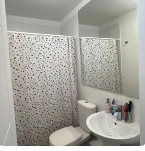 Ένα μπάνιο στο Apartamento en arriendo diario, Valle volcanes, Pto Montt
