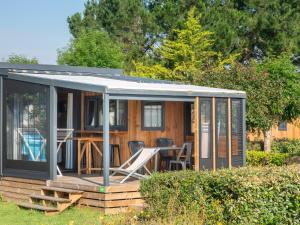 Vonkajšia záhrada v ubytovaní Camping le Dolmen, Carnac, Morbihan