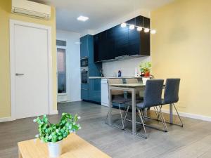Kuchyň nebo kuchyňský kout v ubytování Apartamento Sants