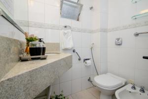 Salle de bains dans l'établissement Apto Confortável Próx. à Praia Central Bc XJ4348