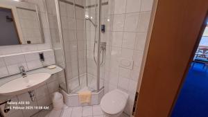 Koupelna v ubytování Hotel zu den Linden