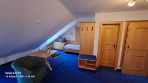 Postel nebo postele na pokoji v ubytování Hotel zu den Linden