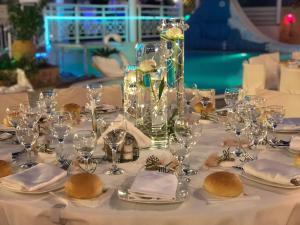 Nápoje v ubytování Aphrodite Beach Hotel + 37 fotografií
