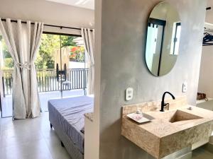 En eller flere senge i et værelse på Villa Darius + 11 billeder