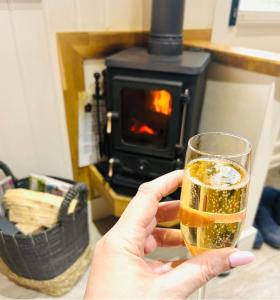 Nápoje v ubytování Springwood Shepherd Huts Glamping York