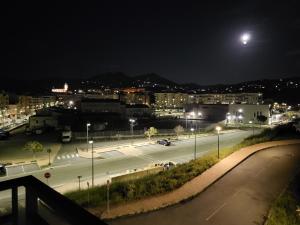 Widok na miasto Propriano z tego apartamentu